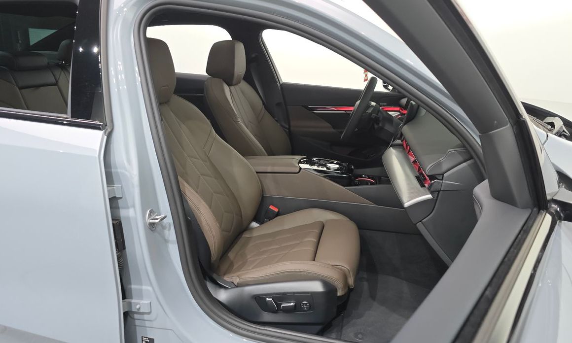 BMW 5-Series 2025