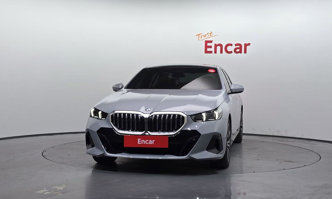 BMW 5-Series 2025