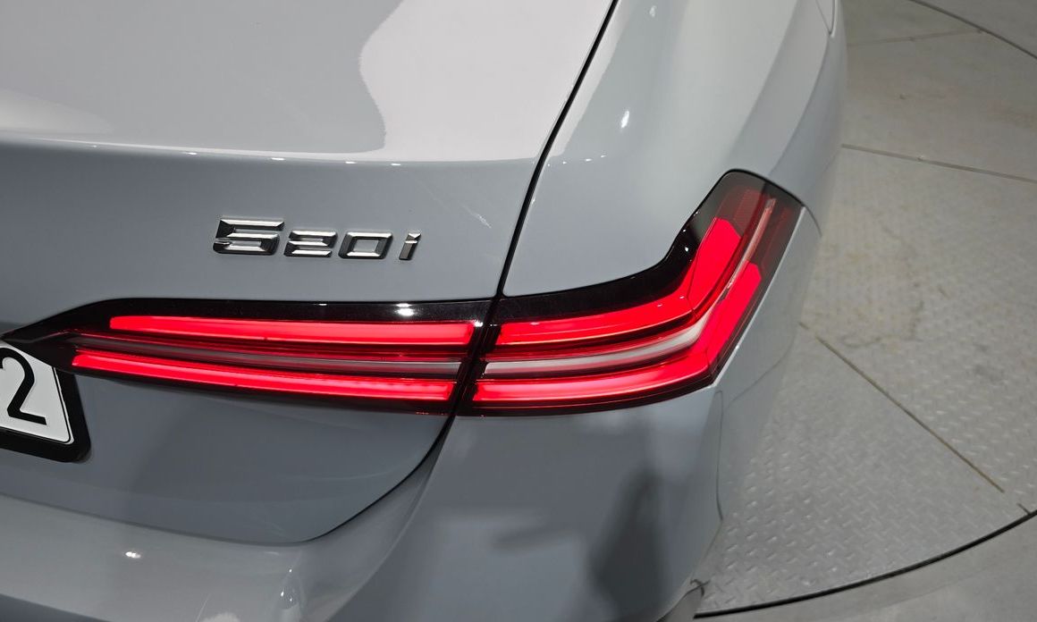 BMW 5-Series 2025