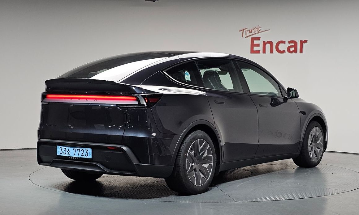 Tesla Model Y 2026