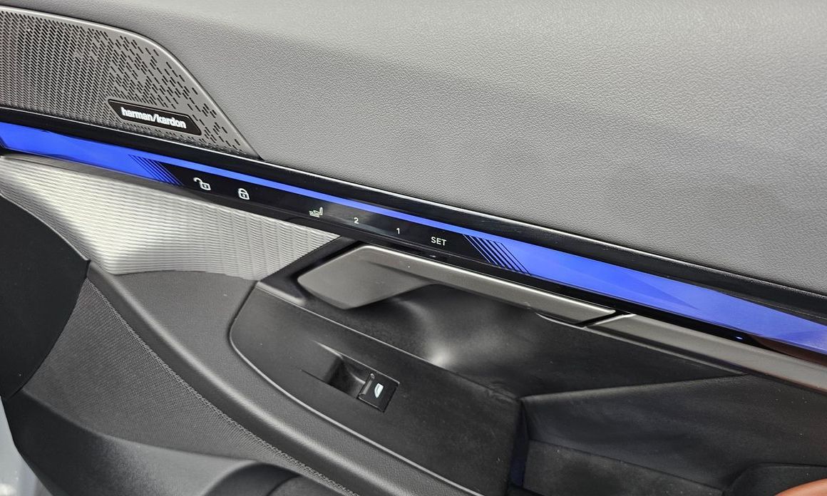 BMW 5-Series 2024
