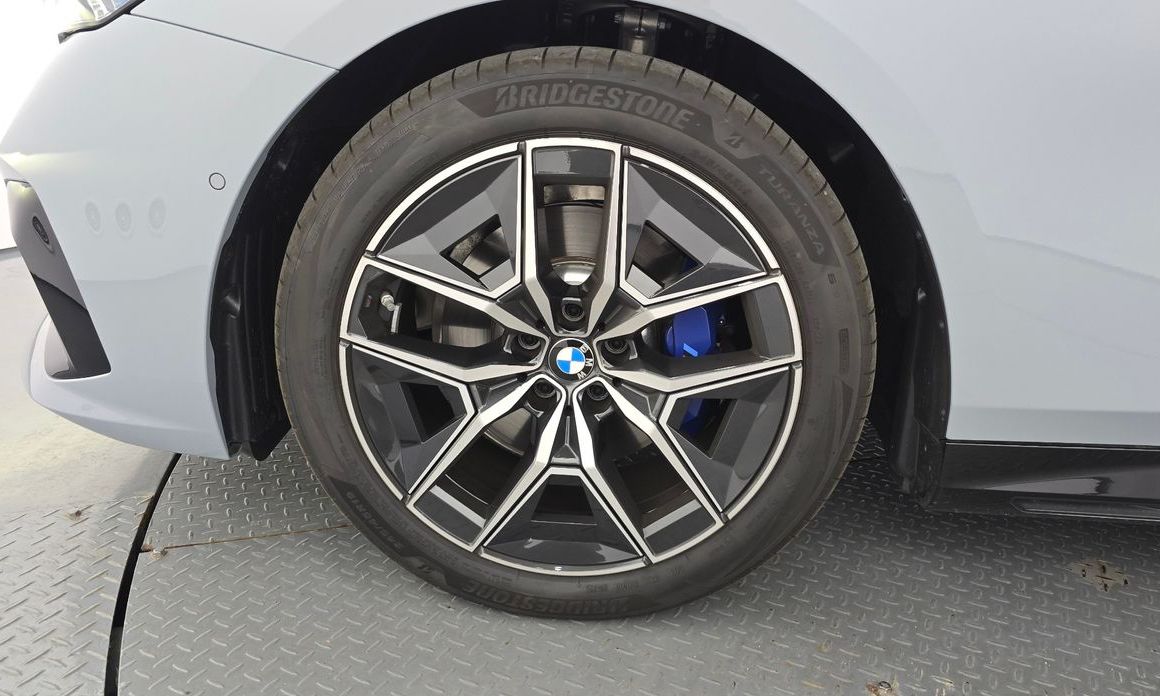 BMW 5-Series 2025