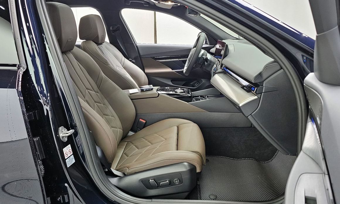 BMW 5-Series 2024
