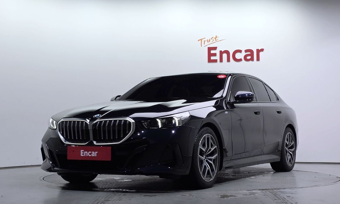 BMW 5-Series 2024