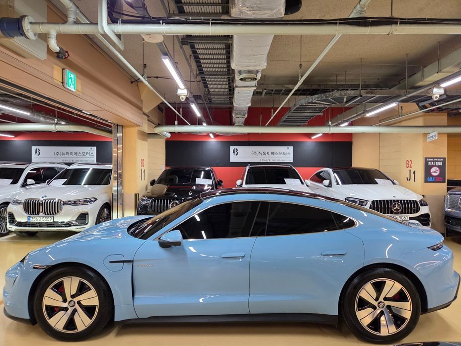 Porsche Taycan 2021