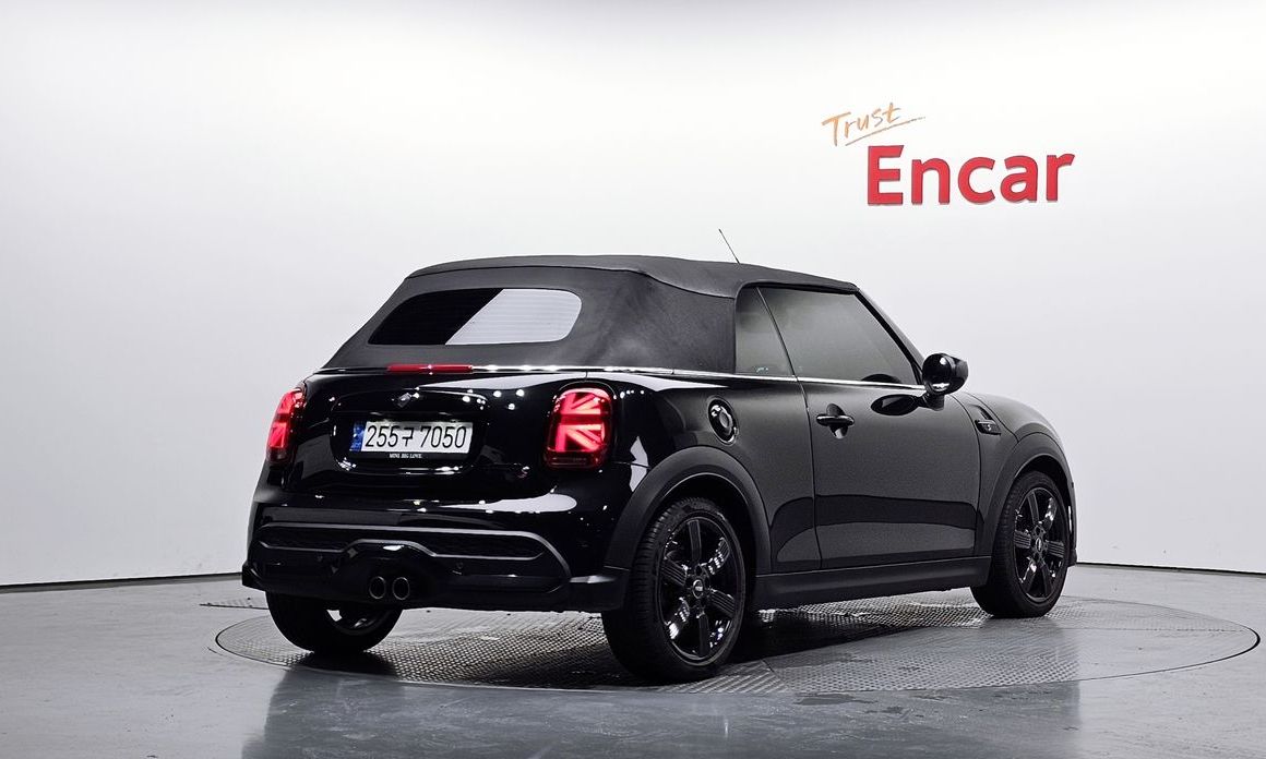 Mini Cooper Convertible 2023