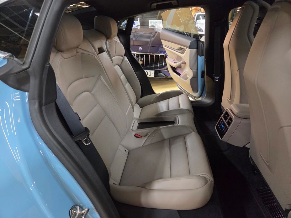 Porsche Taycan 2021