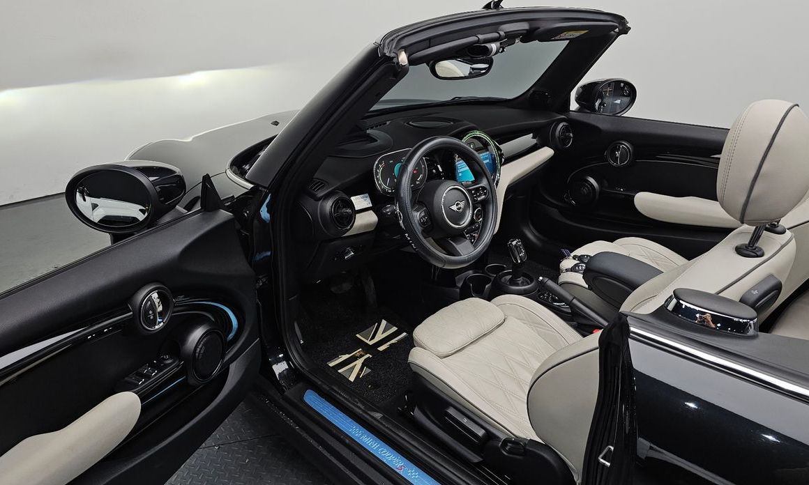 Mini Cooper Convertible 2023