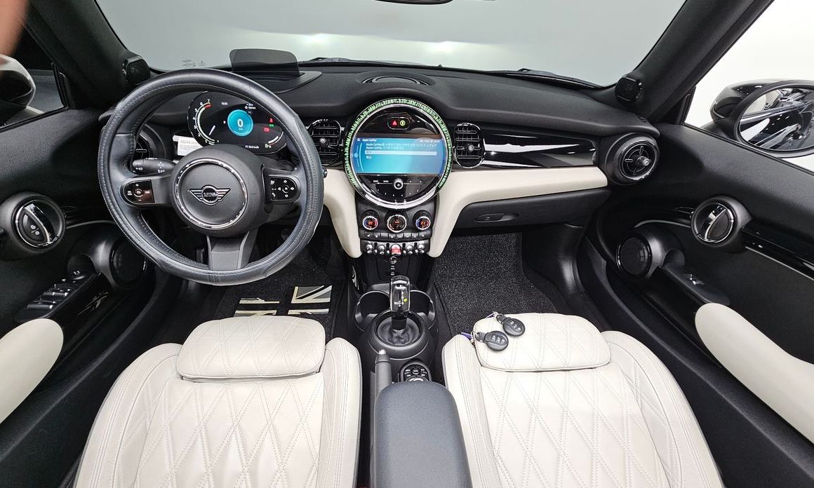 Mini Cooper Convertible 2023