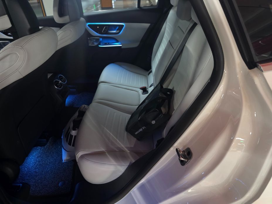 Mercedes-Benz GLC-Class 2025