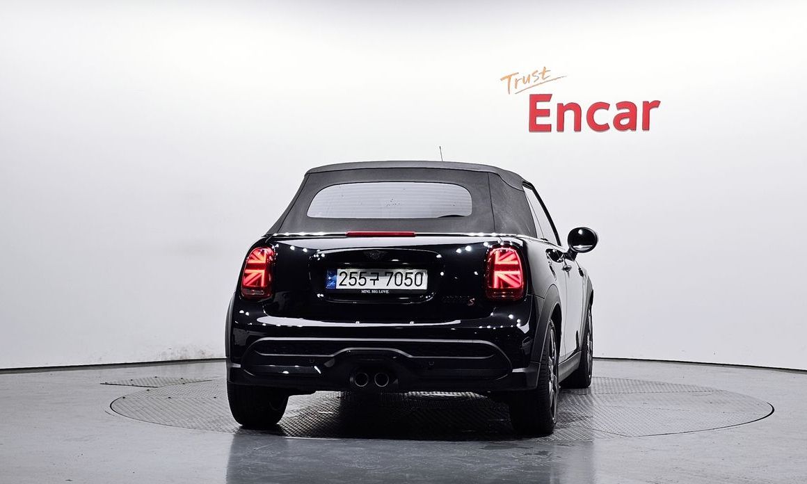 Mini Cooper Convertible 2023