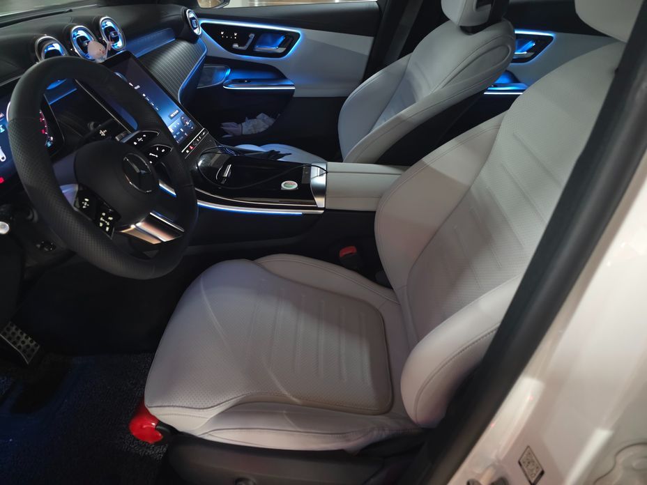 Mercedes-Benz GLC-Class 2025