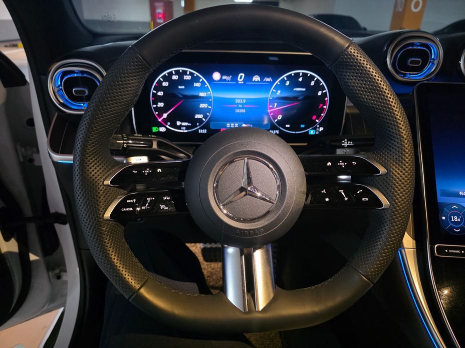 Mercedes-Benz GLC-Class 2025