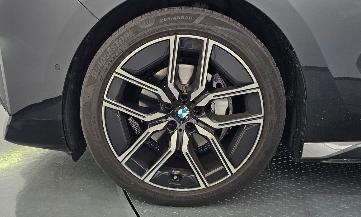 BMW 7-Series 2024