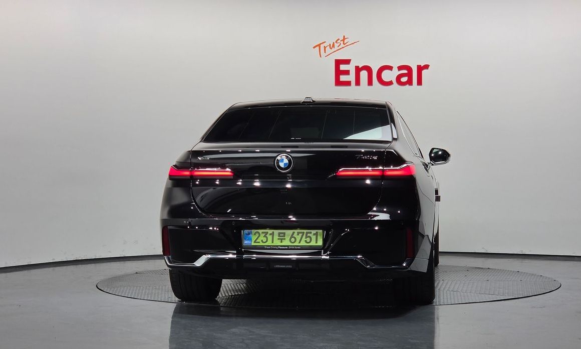 BMW 7-Series 2025