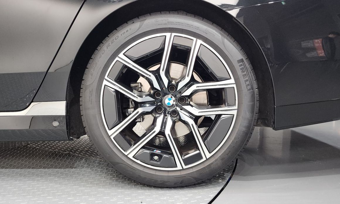 BMW 7-Series 2025