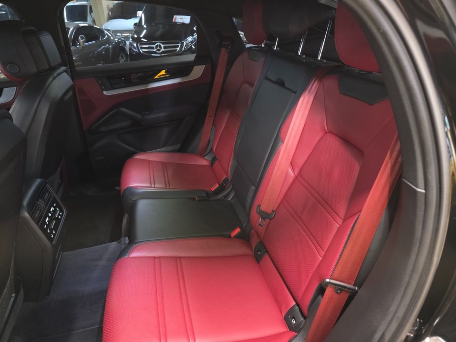 Porsche Cayenne 2024