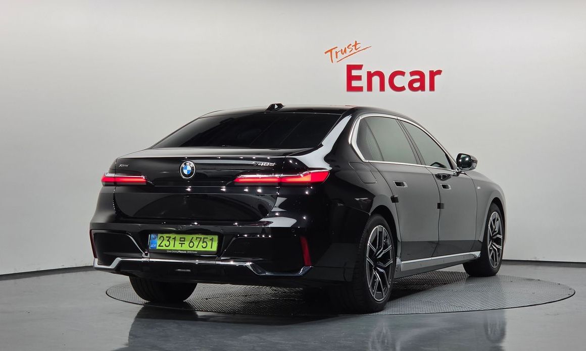 BMW 7-Series 2025
