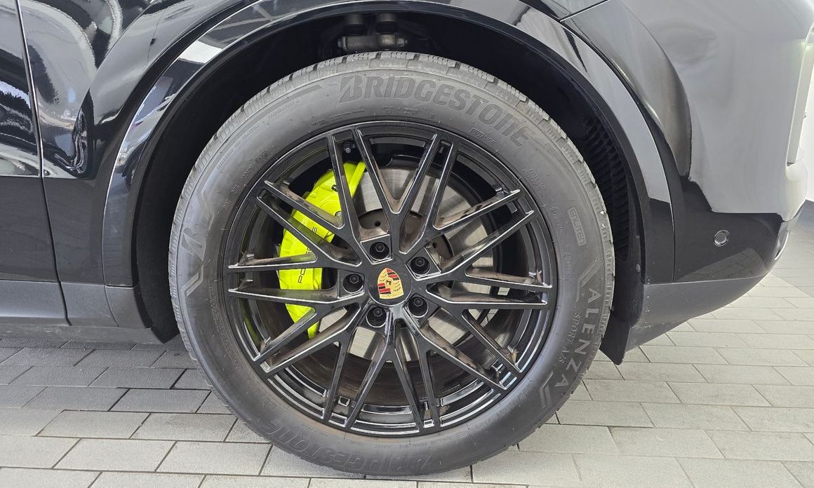 Porsche Cayenne 2024