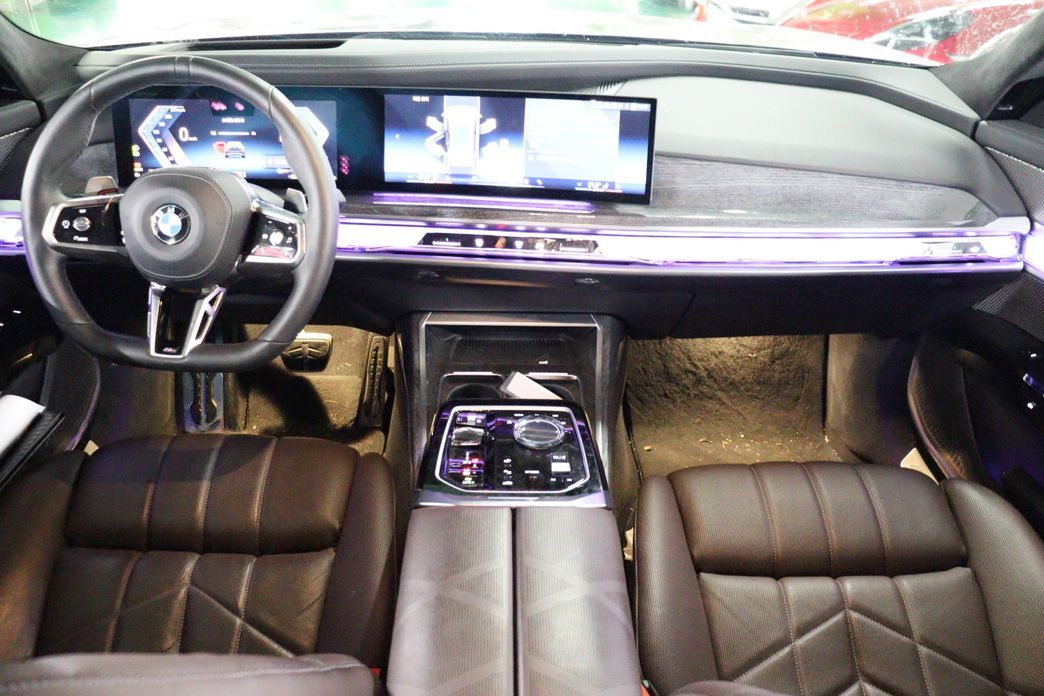 BMW 7-Series 2023