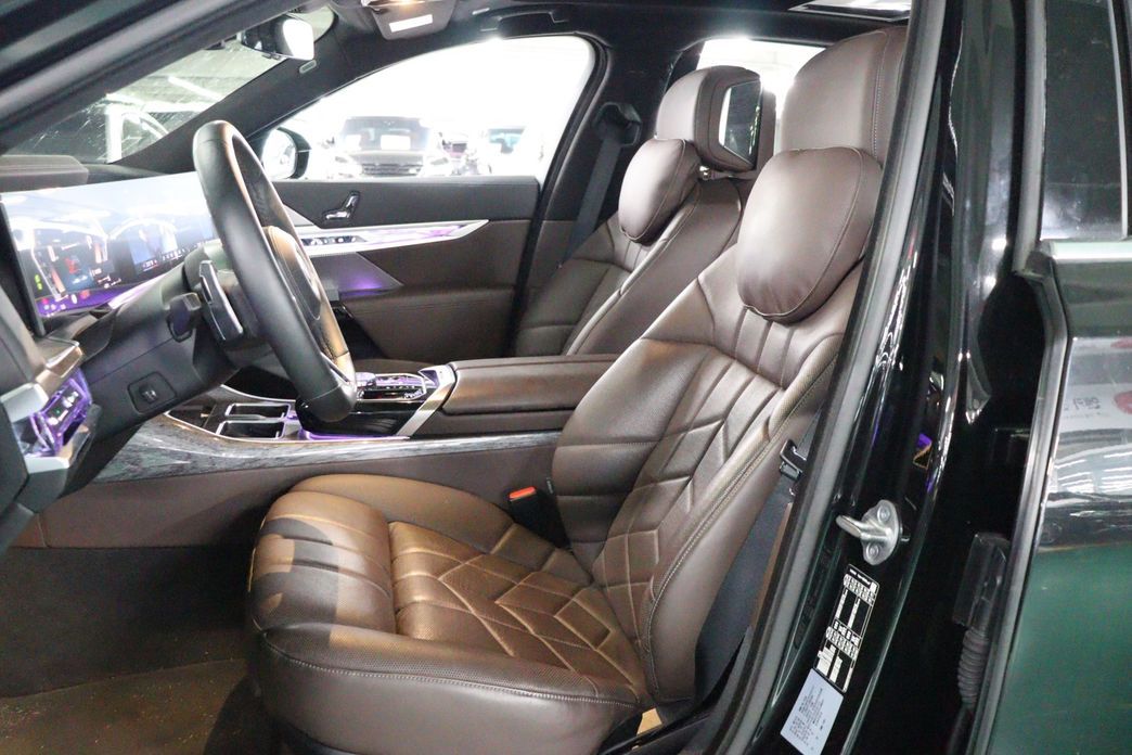 BMW 7-Series 2023
