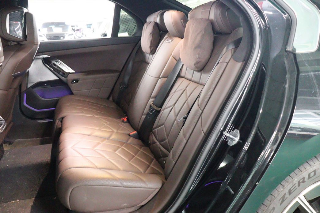 BMW 7-Series 2023