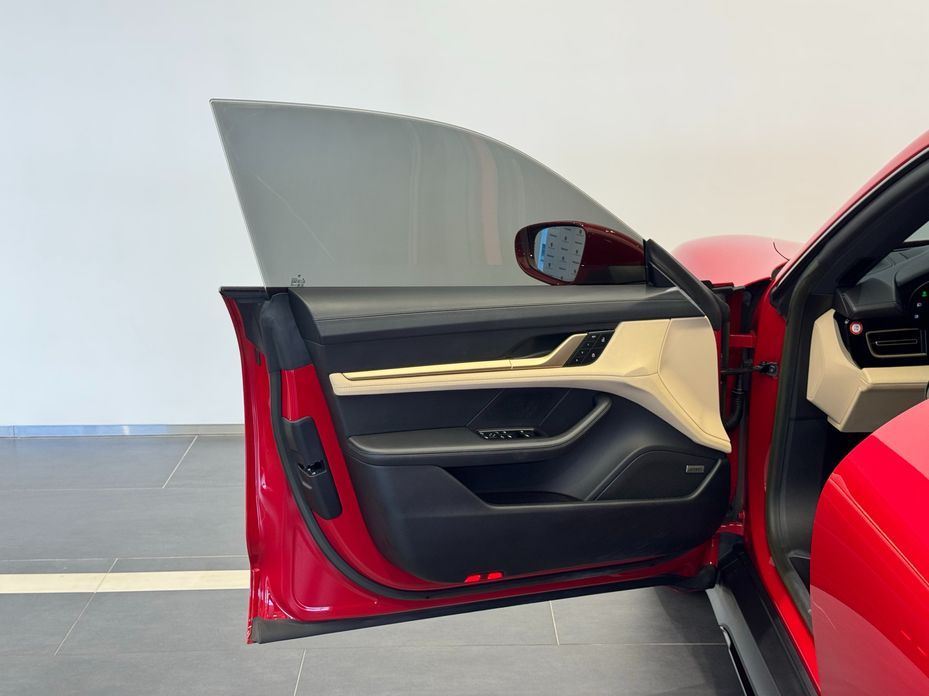Porsche Taycan 2023