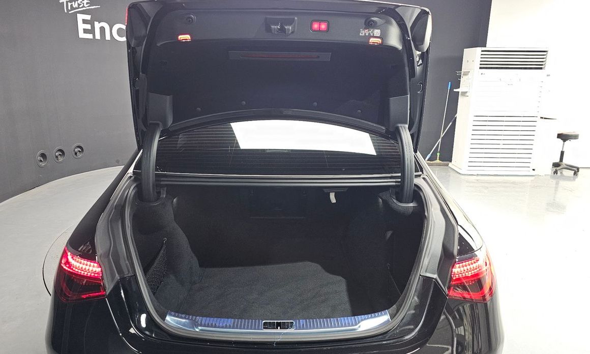 Mercedes-Benz S-Class 2026