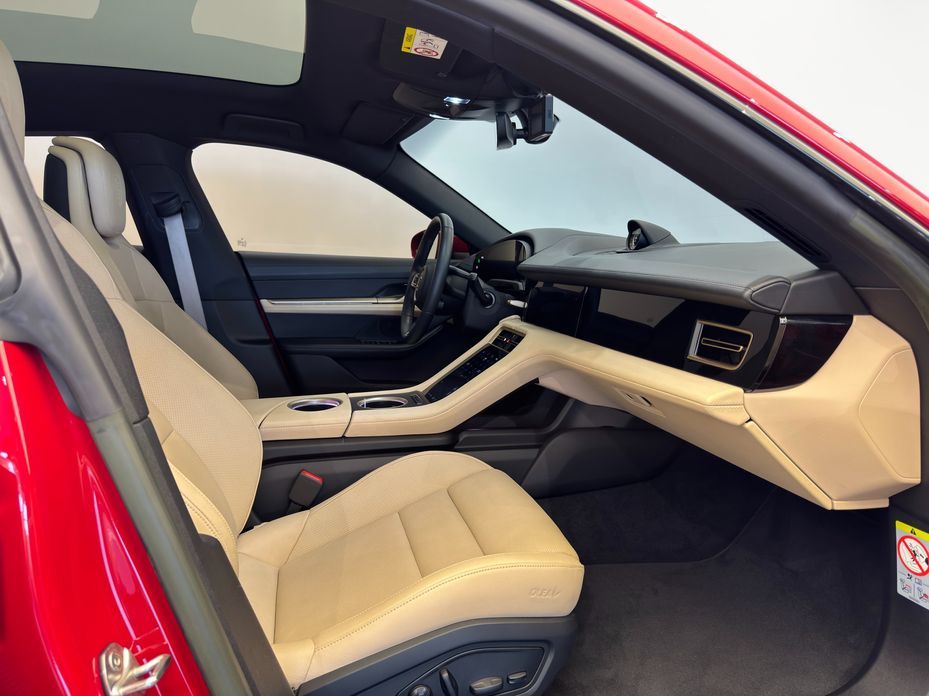 Porsche Taycan 2023