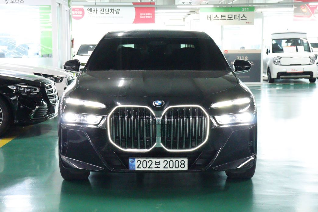 BMW 7-Series 2023