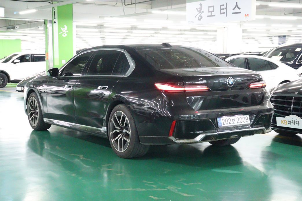 BMW 7-Series 2023