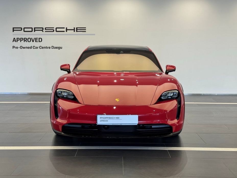 Porsche Taycan 2023
