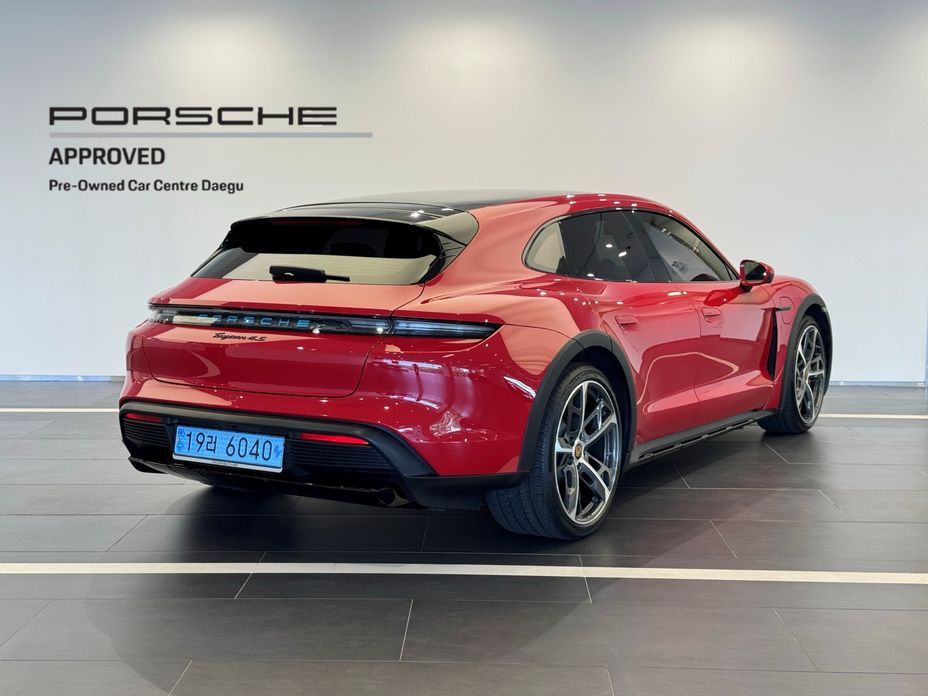 Porsche Taycan 2023