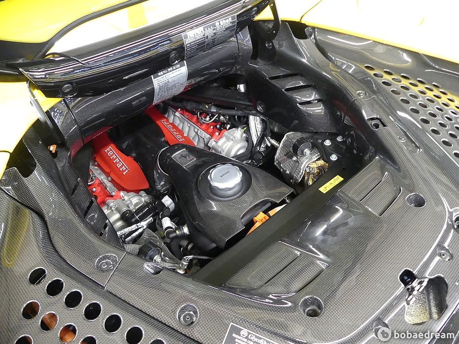 Ferrari SF90 2023