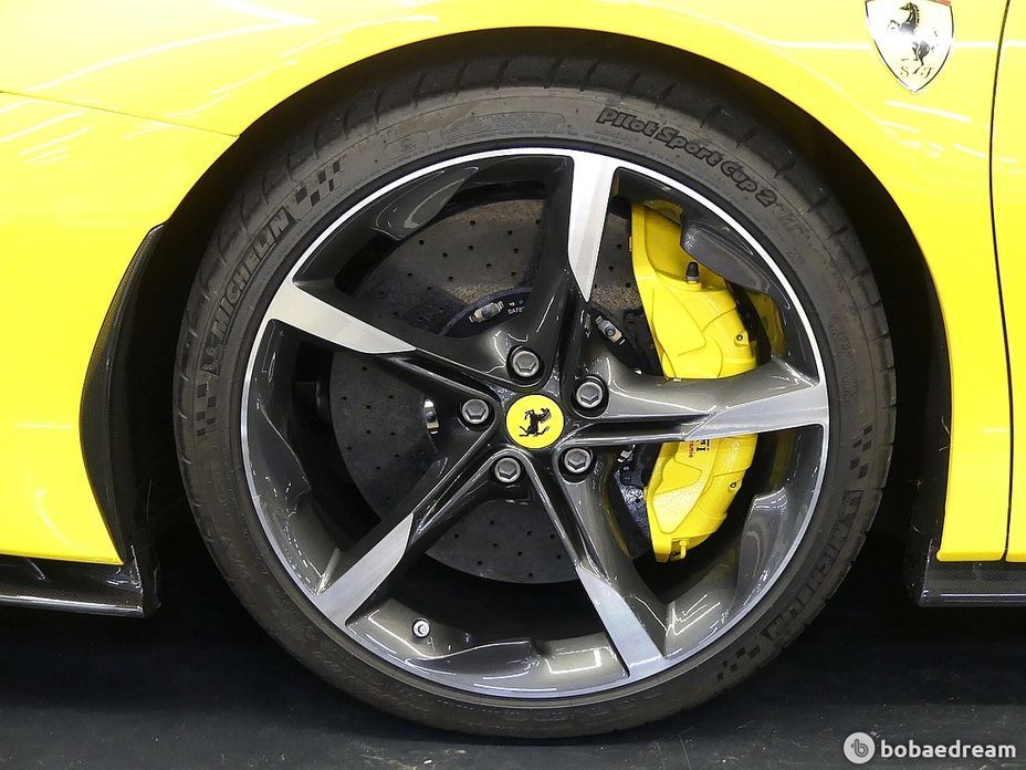 Ferrari SF90 2023