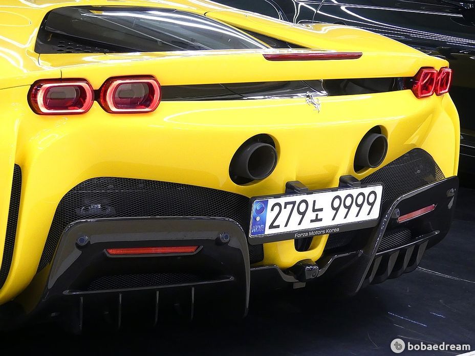 Ferrari SF90 2023
