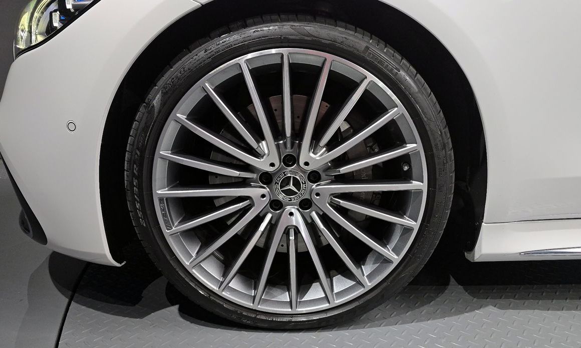 Mercedes-Benz S-Class 2024