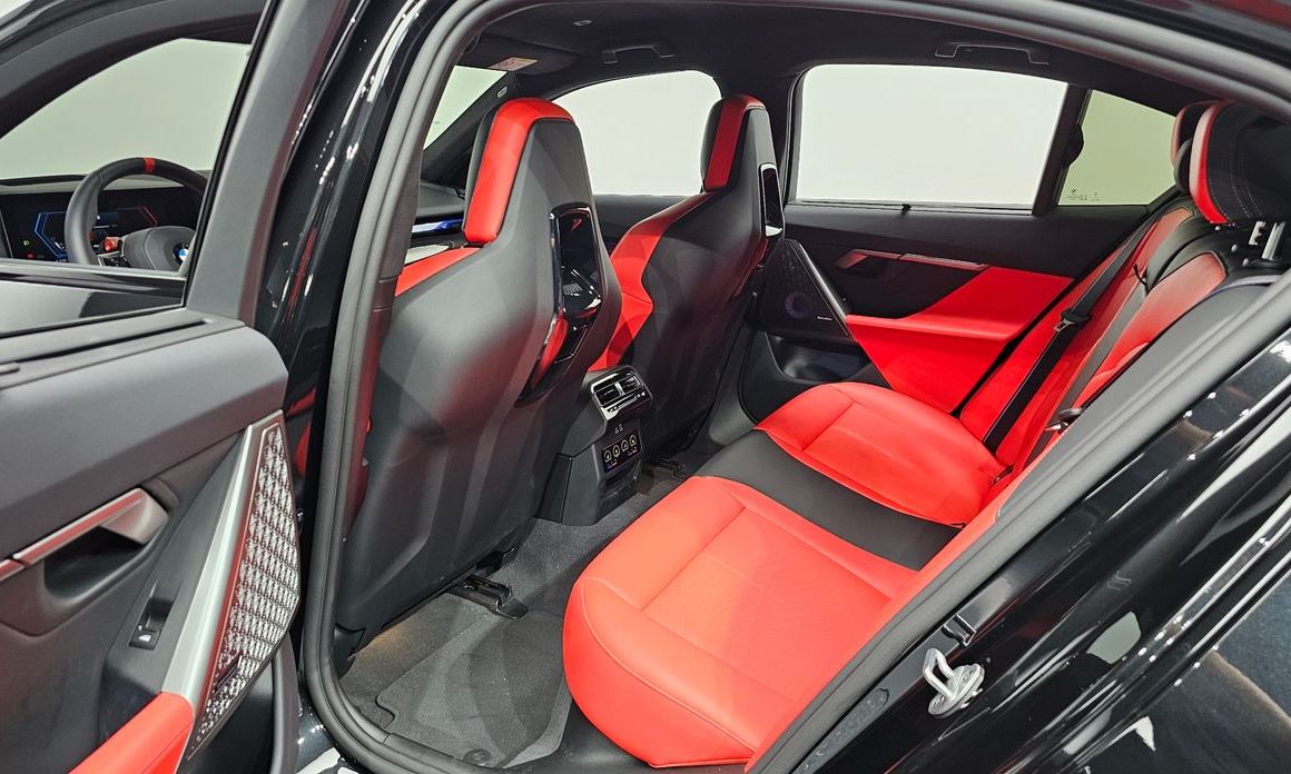 BMW M5 2025