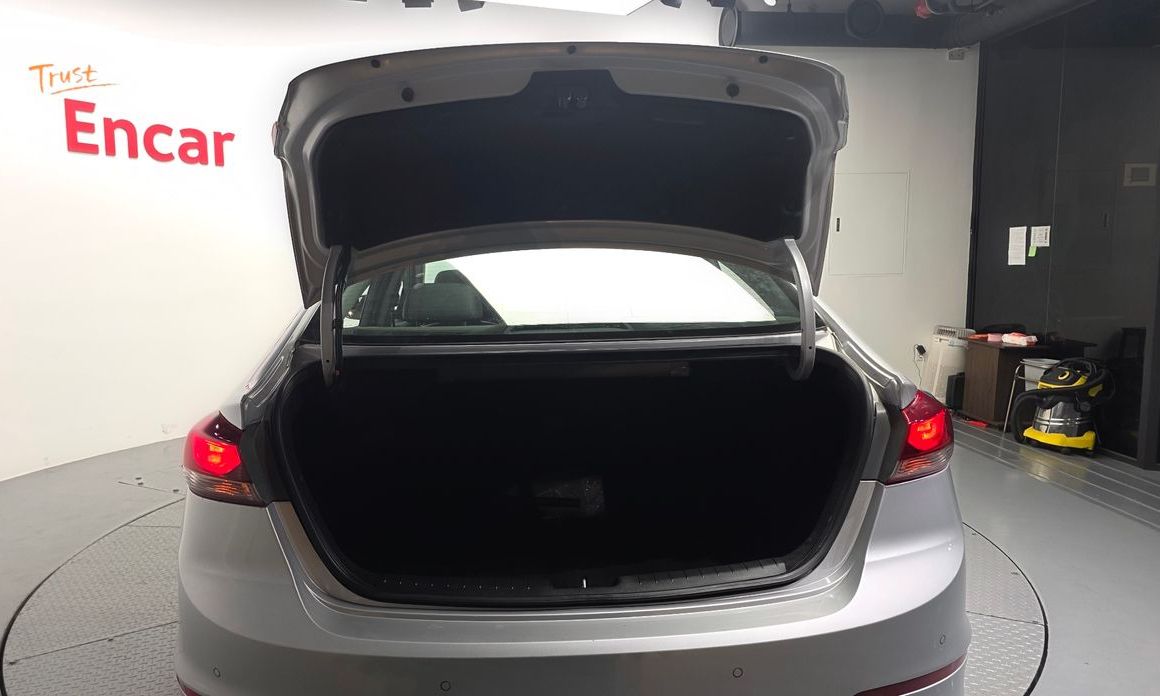 Hyundai AVANTE 2018