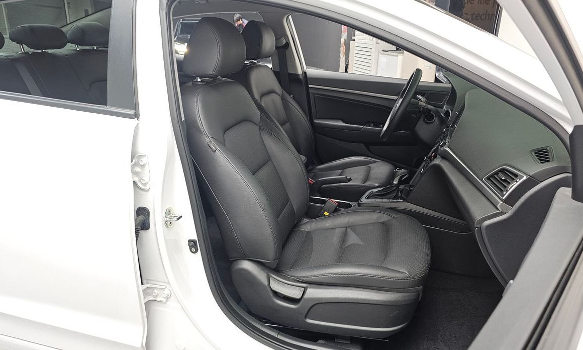 Hyundai AVANTE 2018
