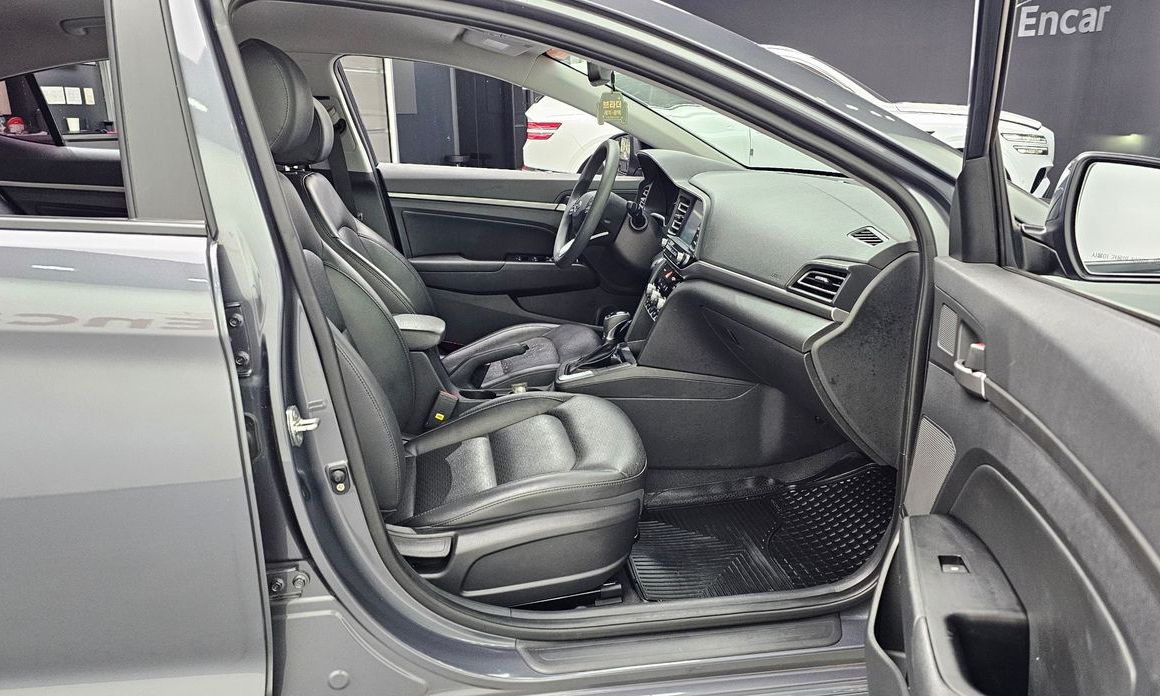 Hyundai AVANTE 2019