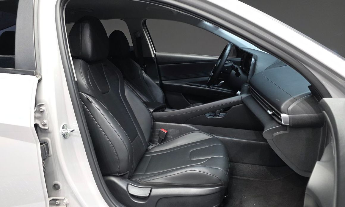 Hyundai AVANTE 2021