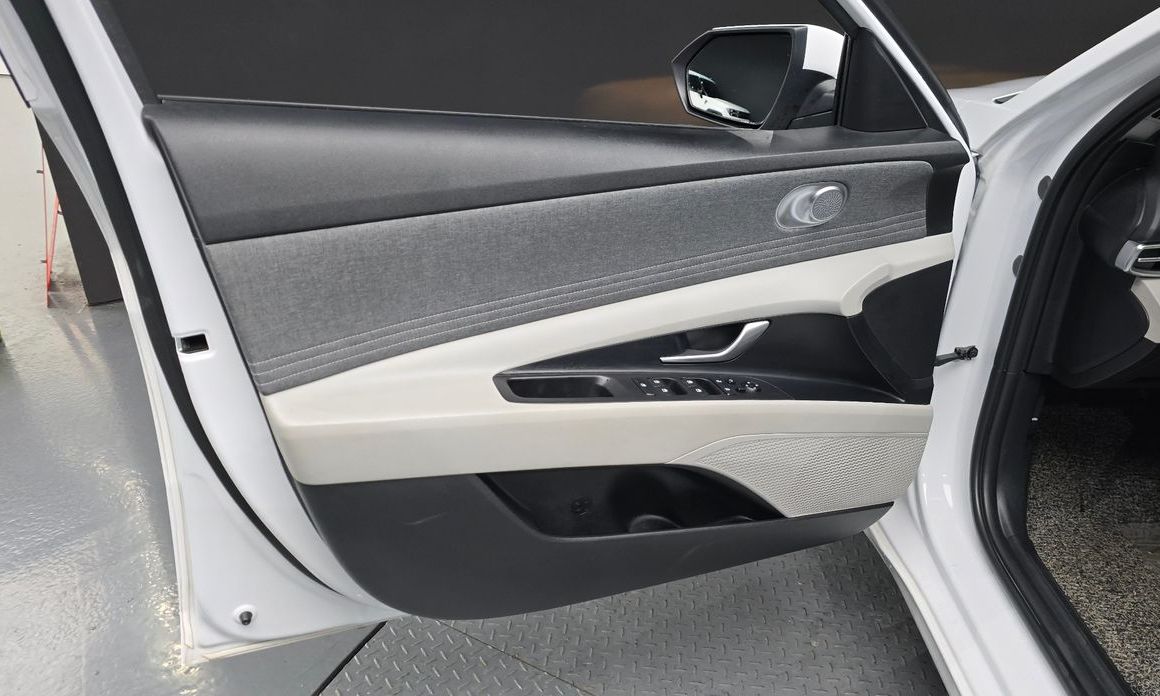 Hyundai AVANTE 2022