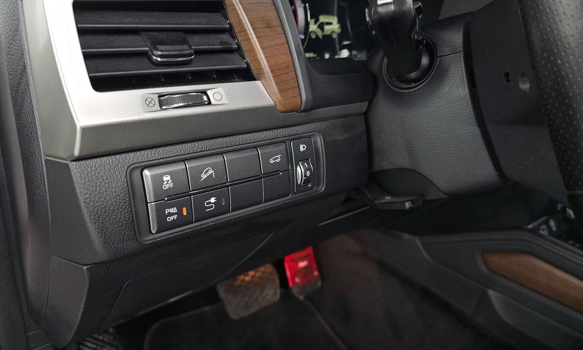 KG_Mobility_Ssangyong Rexton 2018