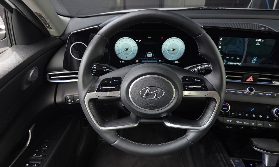 Hyundai AVANTE 2022