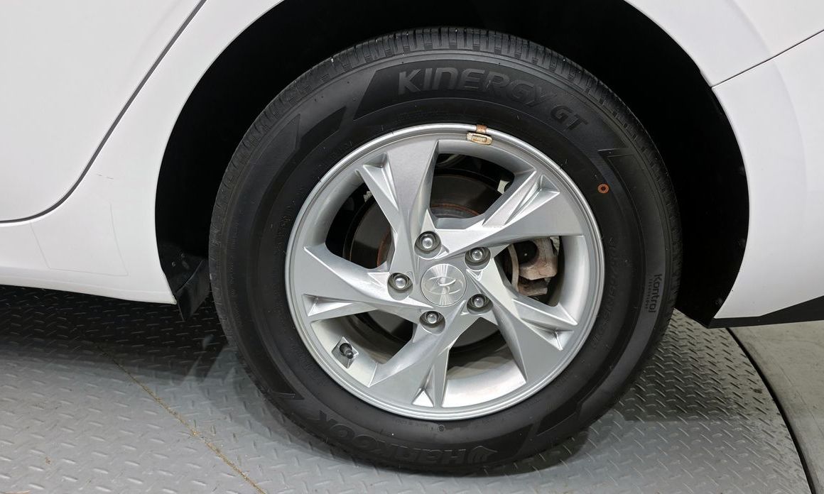 Hyundai AVANTE 2022