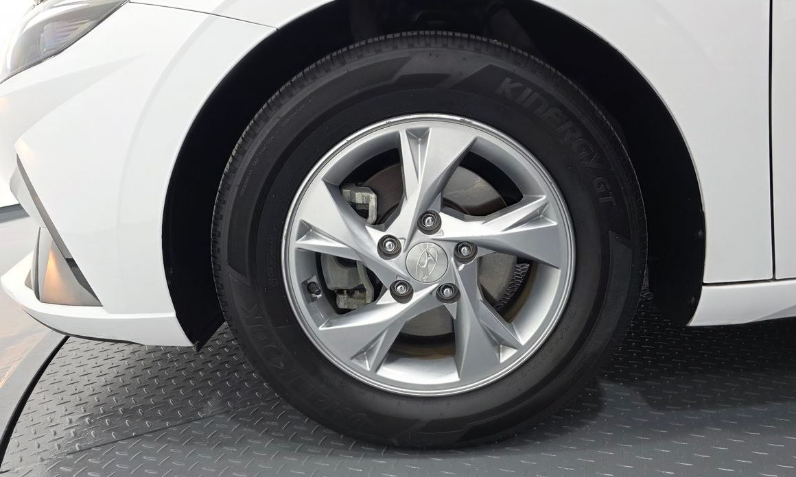 Hyundai AVANTE 2021