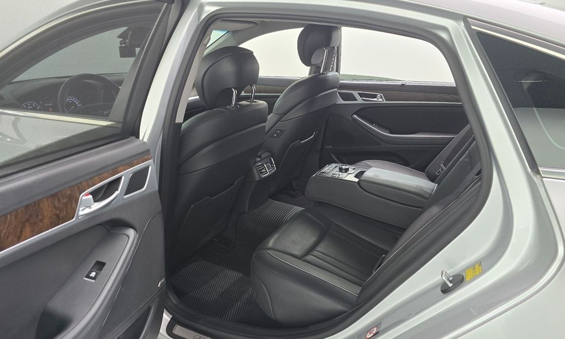 Hyundai Genesis 2014