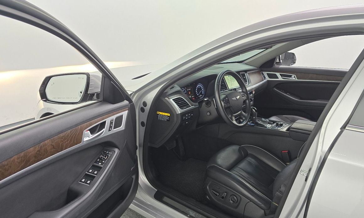 Hyundai Genesis 2014