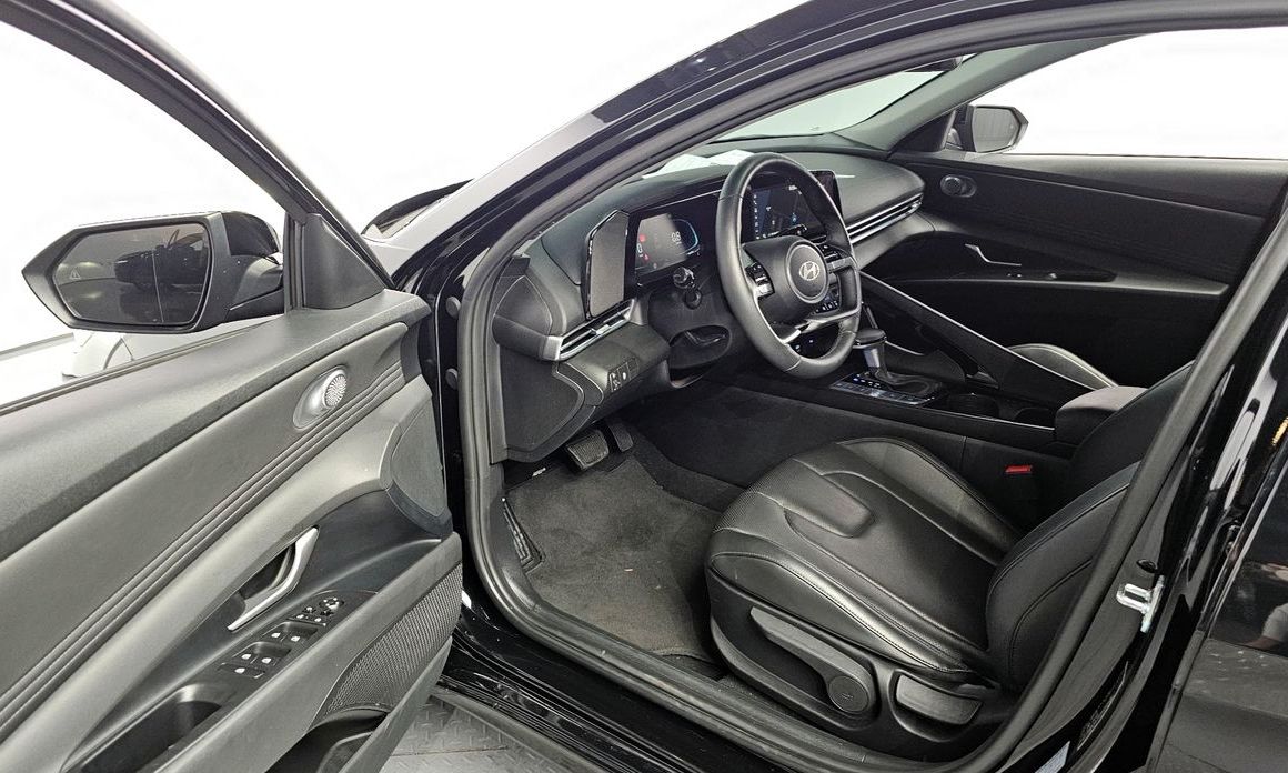 Hyundai AVANTE 2025